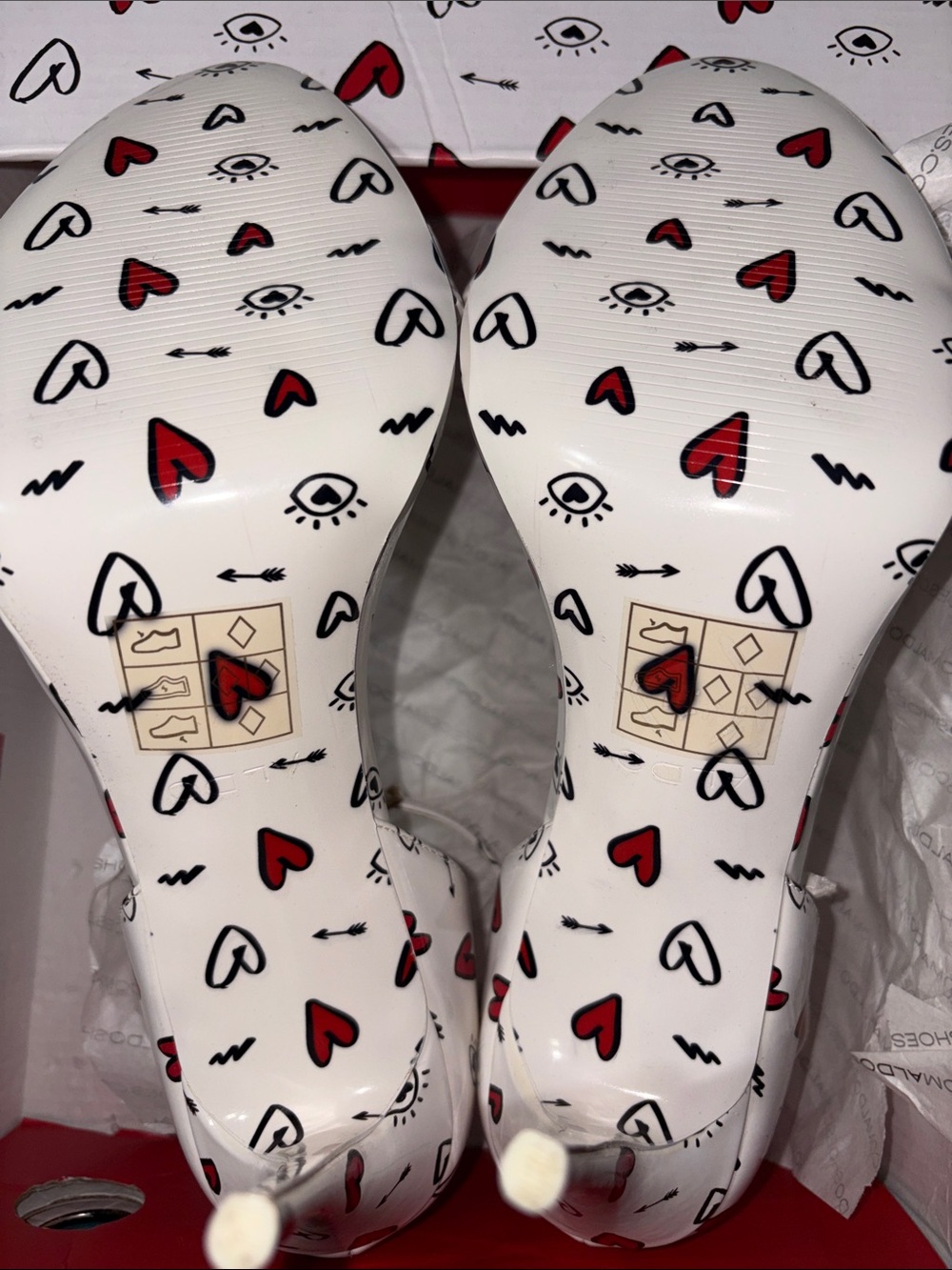 Aldo - White Ankle-Strap Heels with Red & Black Eye doodle- Heart Print -Size 11 - Picture 6 of 16